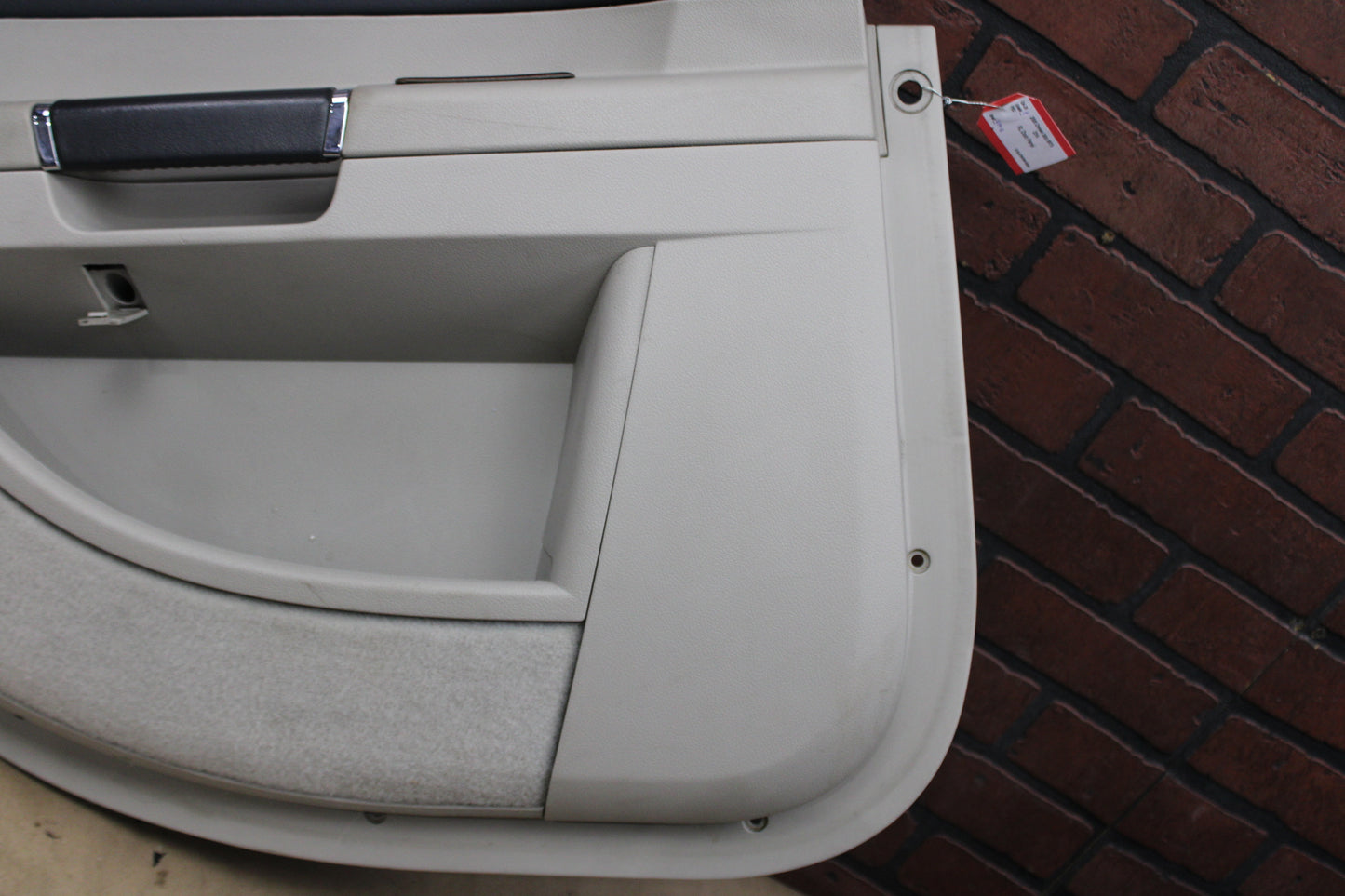 2005-2007 Chrysler 300C SRT-8 Rear Left Driver Door Trim Panel Card Beige OEM