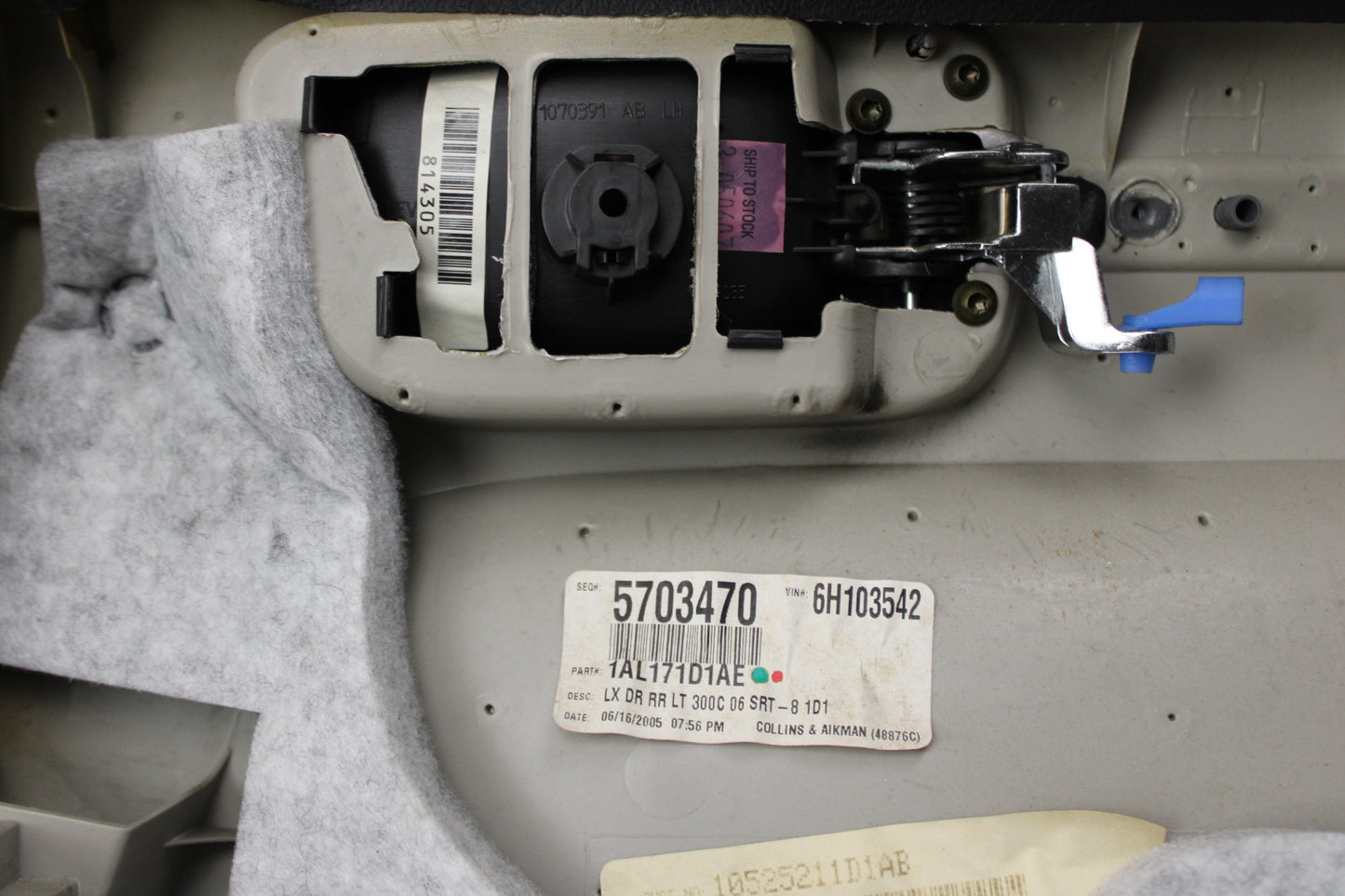 2005-2007 Chrysler 300C SRT-8 Rear Left Driver Door Trim Panel Card Beige OEM