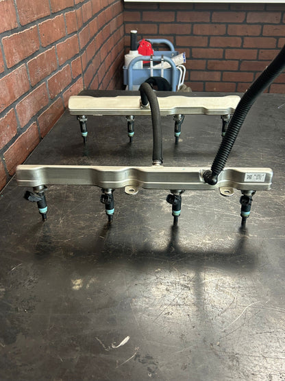 12-23 Charger Challenger Durango SRT8 6.4 HEMI Fuel Rail w/ Injectors 05038530AB