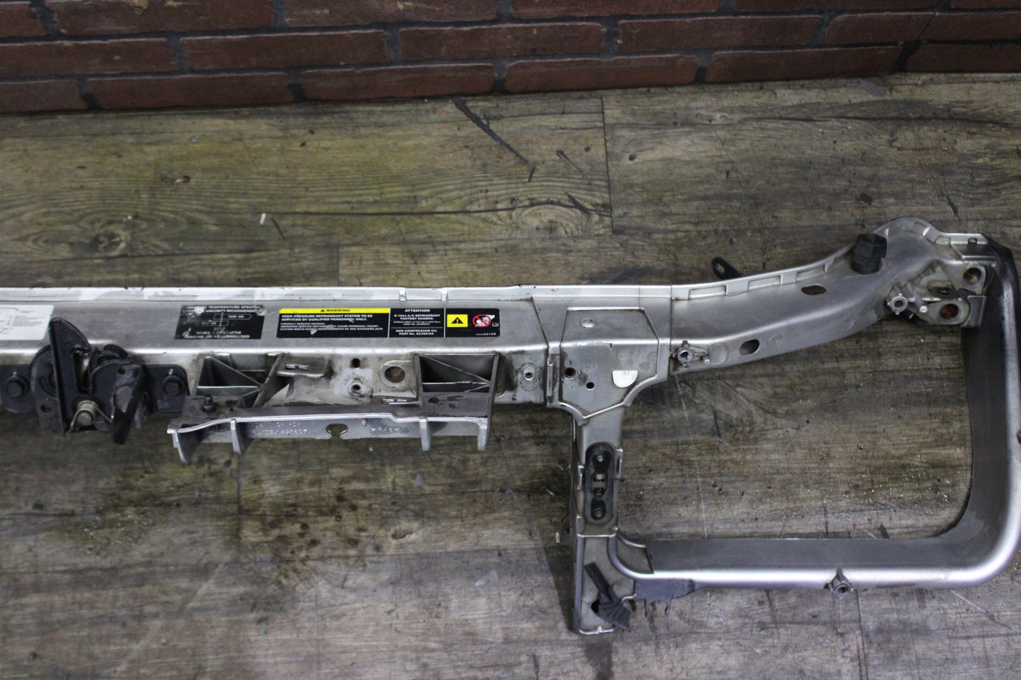 2005-2010 Chrysler 300C SRT-8 Front Upper Radiator Cross Member Support Bracket