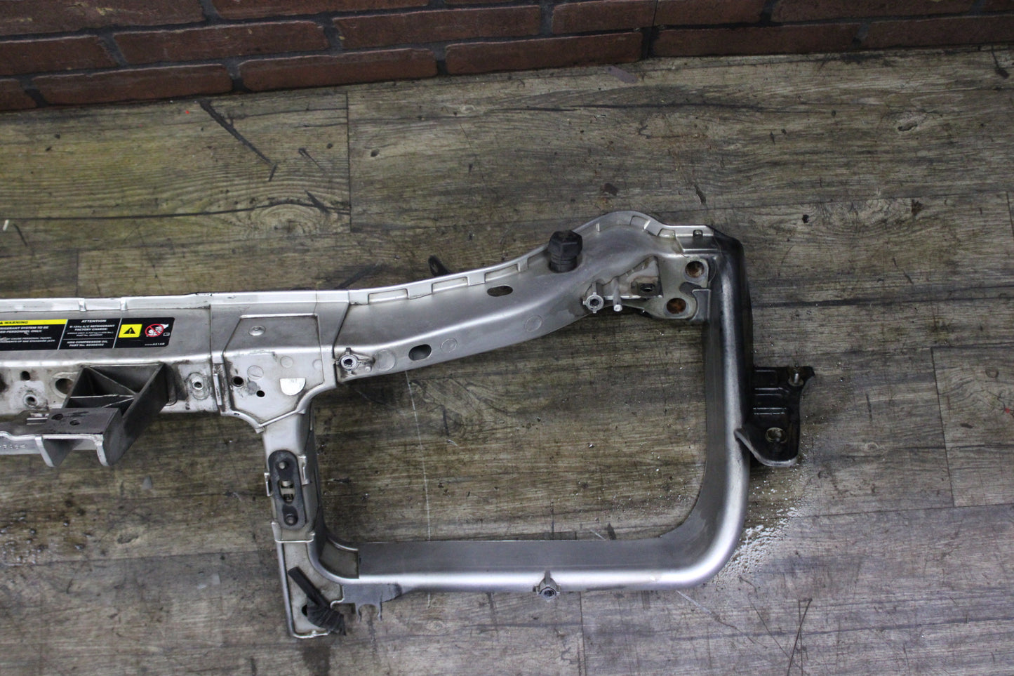 2005-2010 Chrysler 300C SRT-8 Front Upper Radiator Cross Member Support Bracket