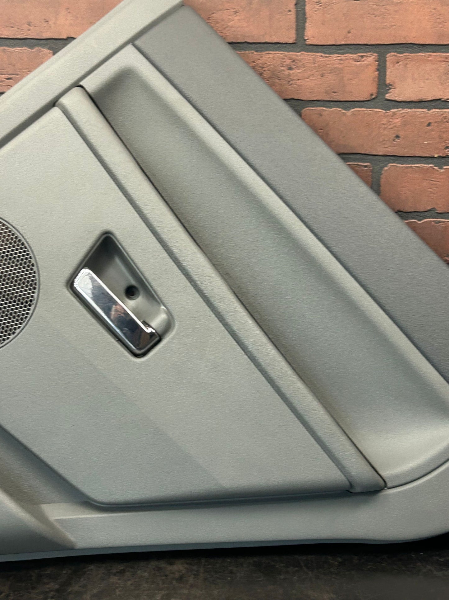 2005-2007 Jeep Grand Cherokee SRT8 Rear Passenger RH Side Interior Door Panel