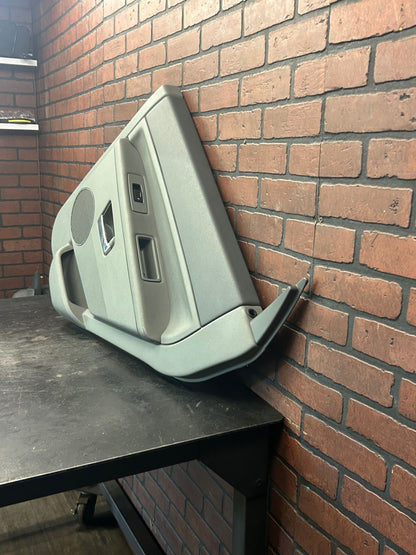 2005-2007 Jeep Grand Cherokee SRT8 Rear Passenger RH Side Interior Door Panel