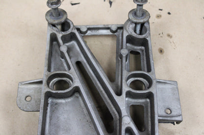 05-14 Chrysler 300C Dodge Charger Challenger SRT-8 V8 Transmission Crossmember