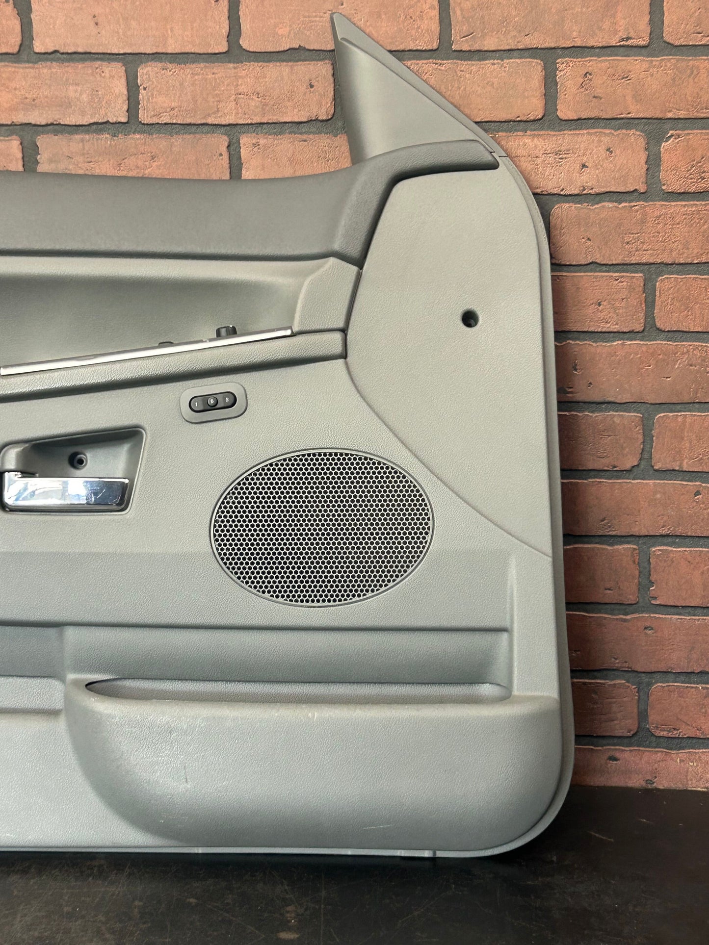 2005-2010 Jeep Grand Cherokee WK OEM Interior Front Driver Left Door Panel