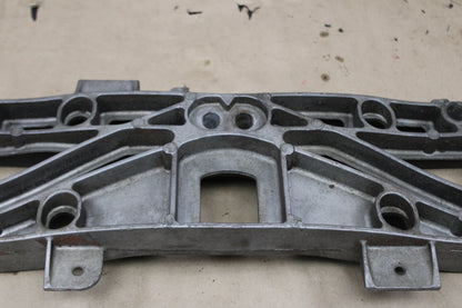 05-14 Chrysler 300C Dodge Charger Challenger SRT-8 V8 Transmission Crossmember