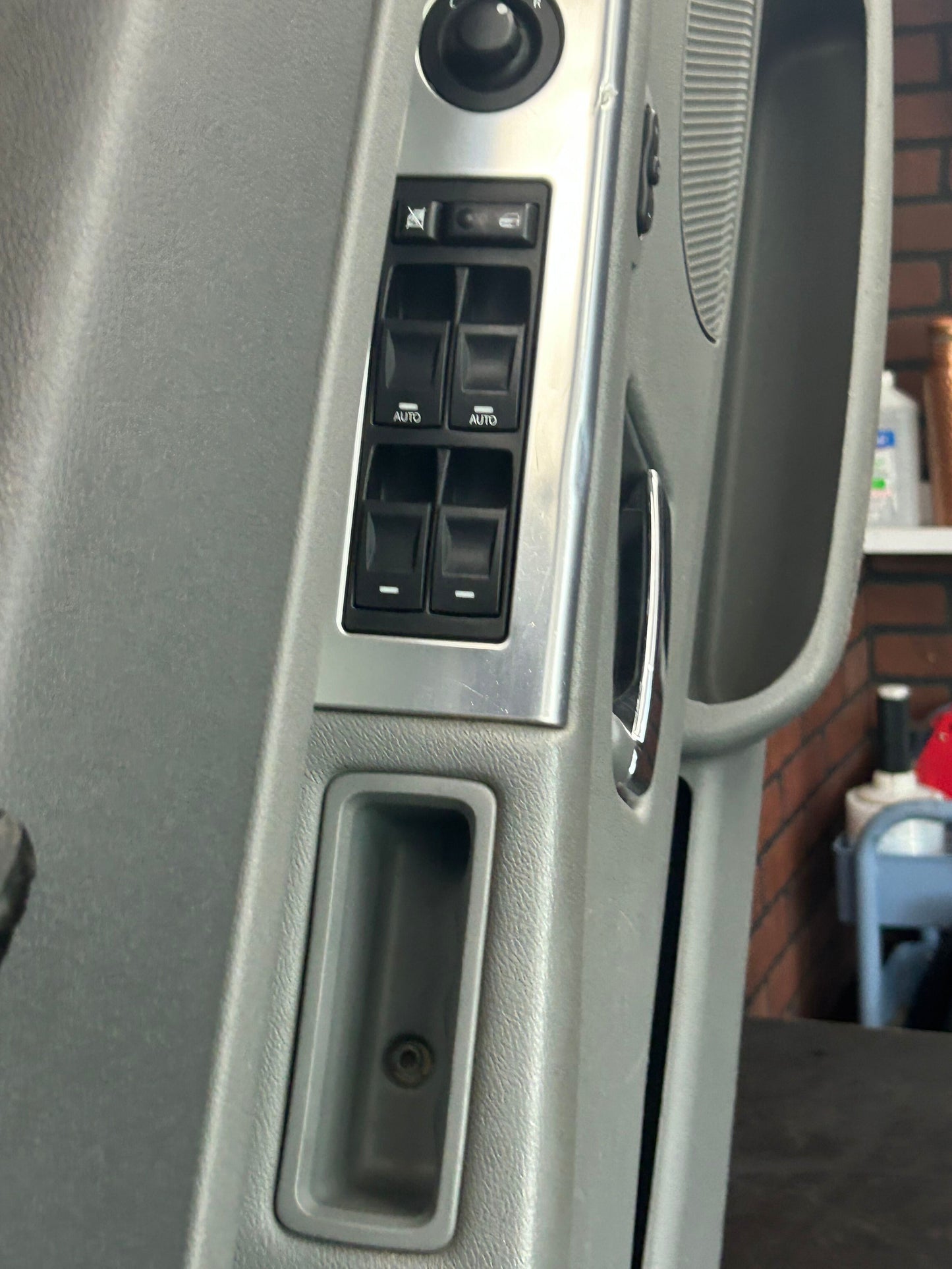 2005-2010 Jeep Grand Cherokee WK OEM Interior Front Driver Left Door Panel