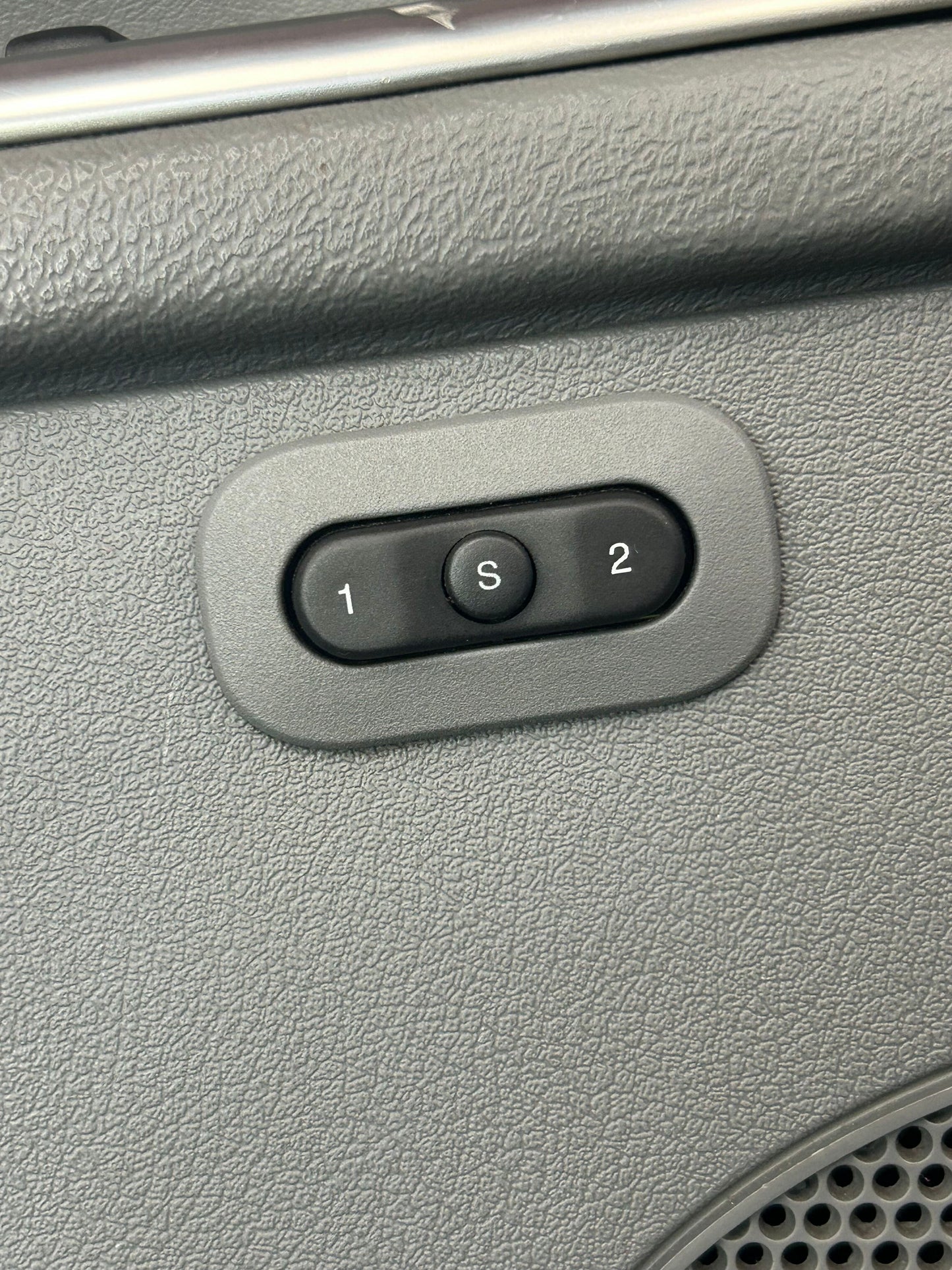2005-2010 Jeep Grand Cherokee WK OEM Interior Front Driver Left Door Panel
