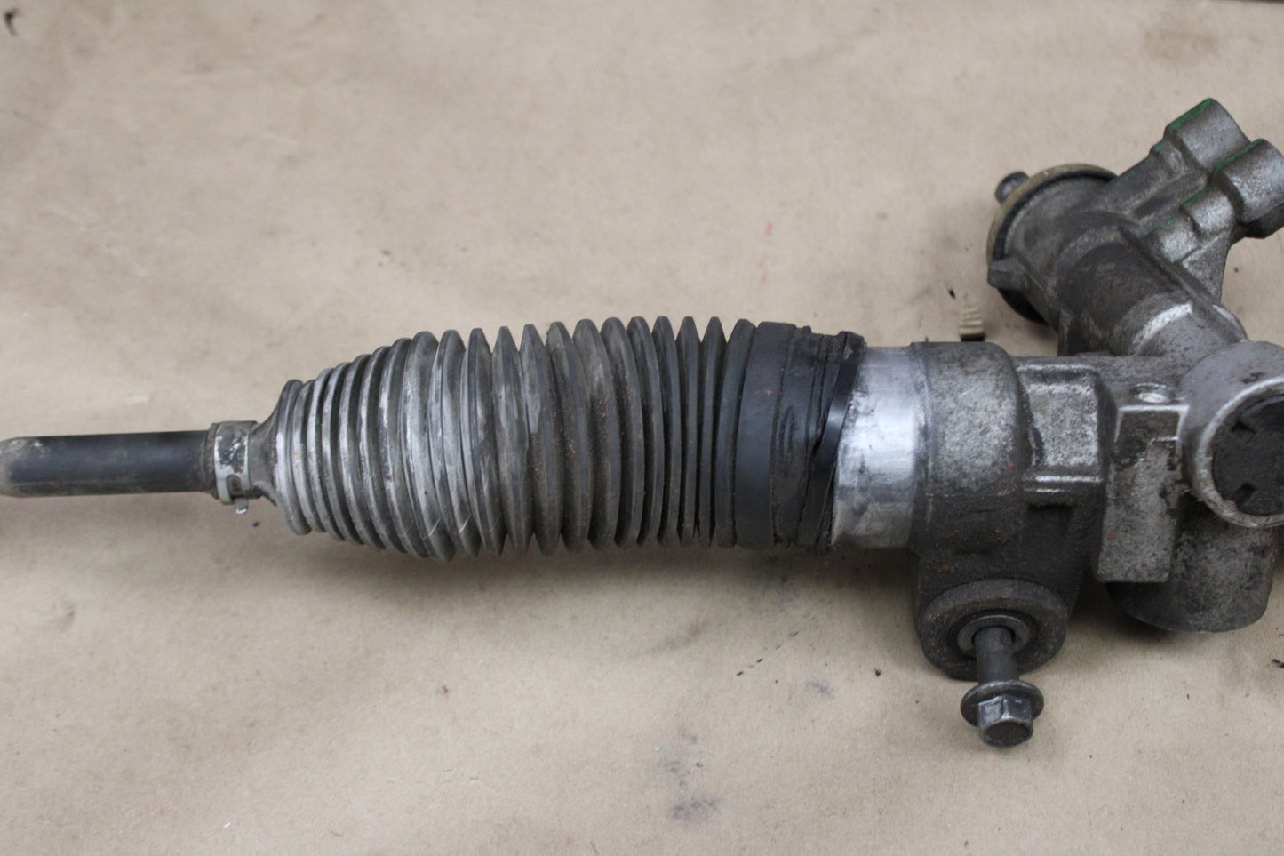 06-10 Chrysler 300C Dodge Charger Challenger SRT-8 Steering Rack and Pinion Gear