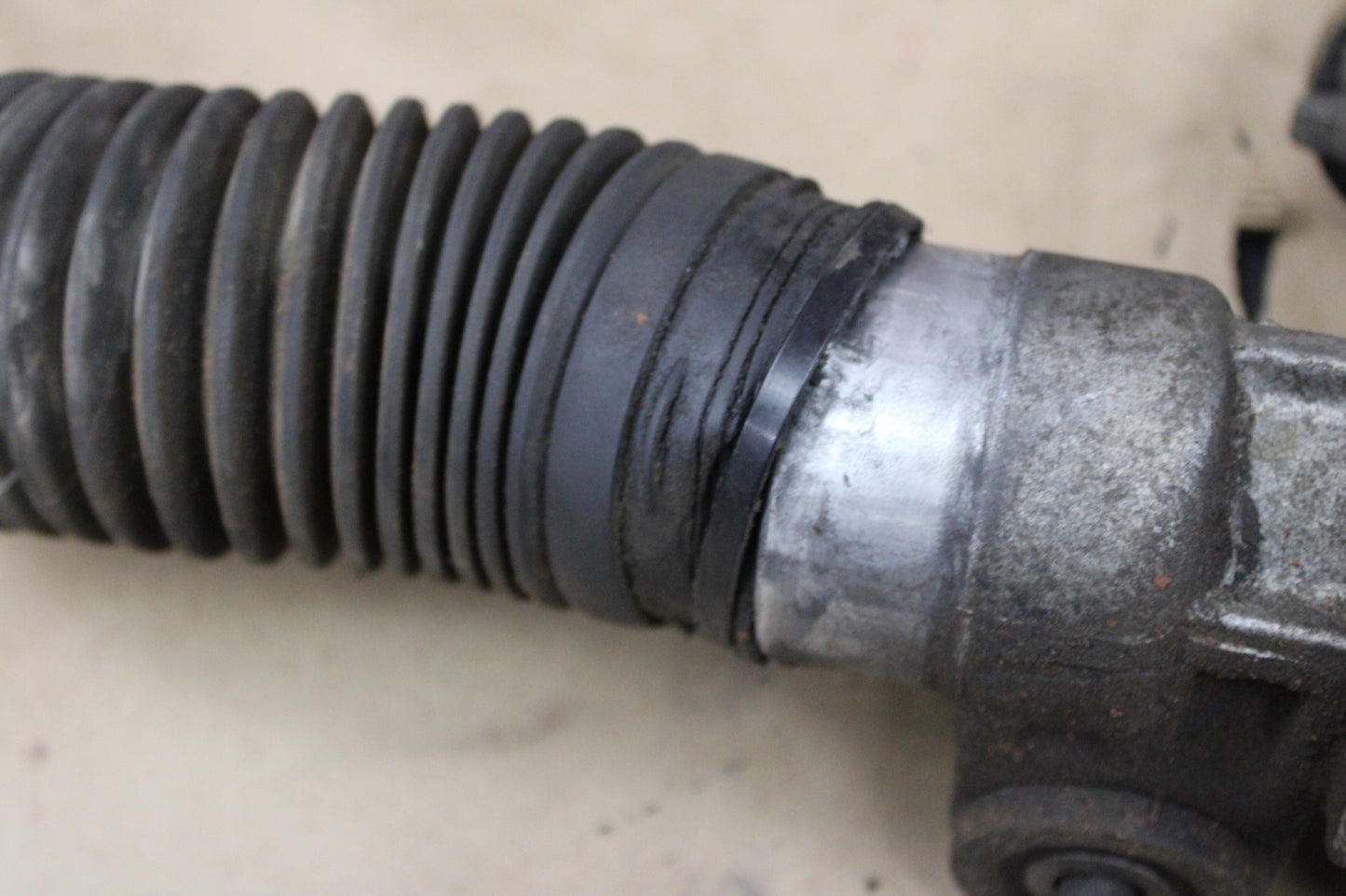 06-10 Chrysler 300C Dodge Charger Challenger SRT-8 Steering Rack and Pinion Gear