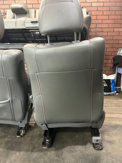 2005-2010 Jeep Grand Cherokee SRT8 Full Front Rear Seat Set Assembly OEM Gray