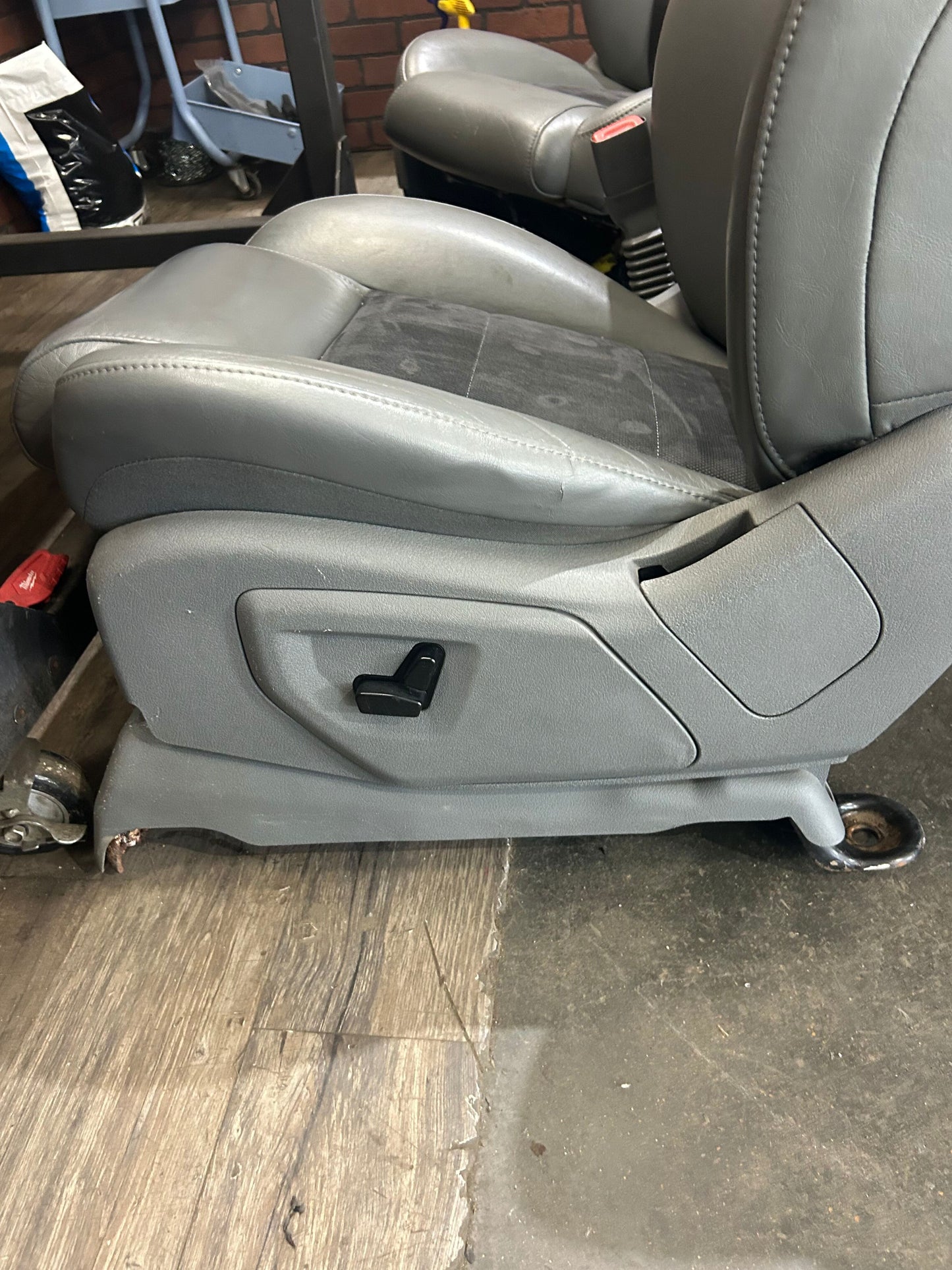 2005-2010 Jeep Grand Cherokee SRT8 Full Front Rear Seat Set Assembly OEM Gray