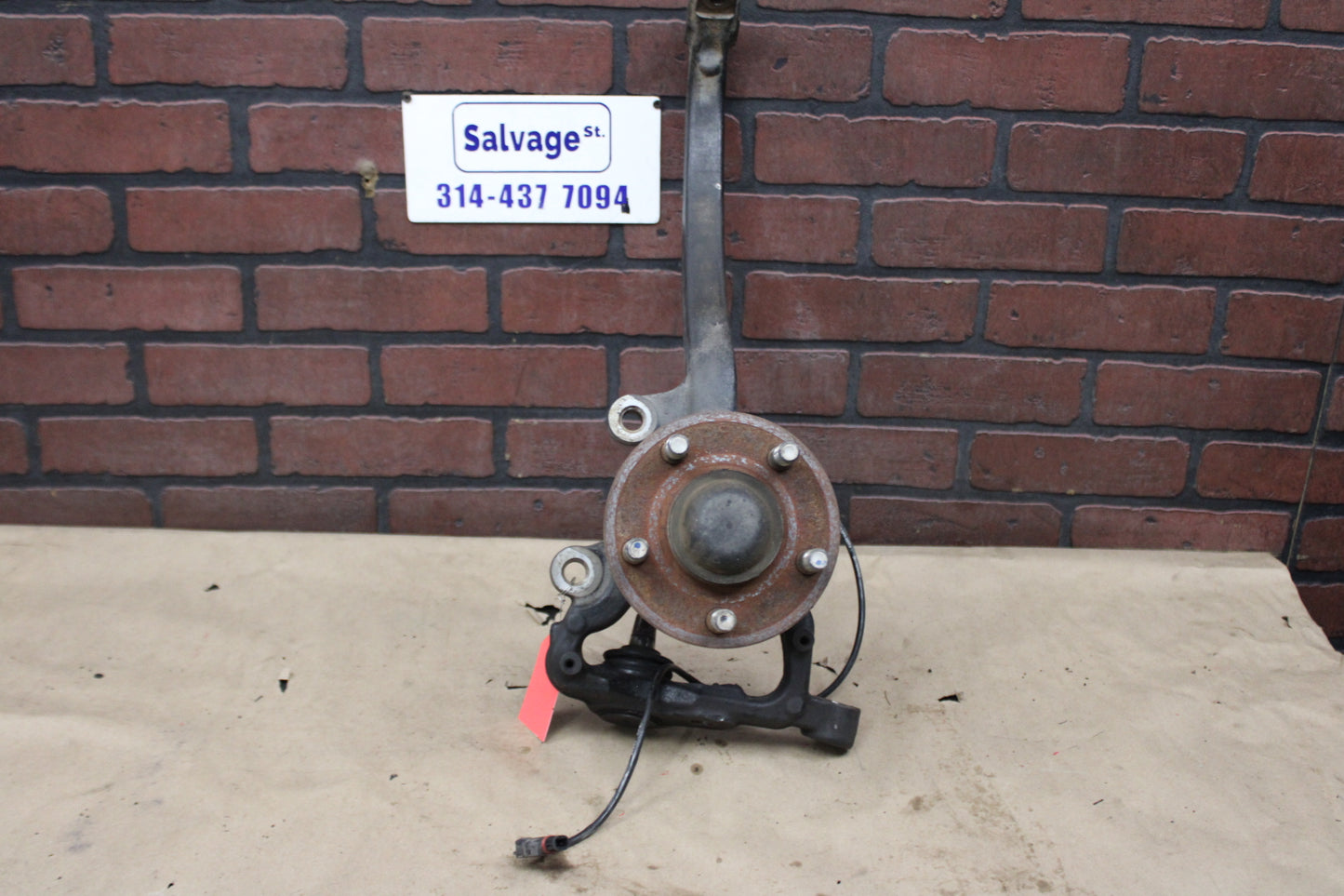 2005-2014 300C Dodge Charger Challenger SRT-8 Front Right Spindle/Knuckle Brembo