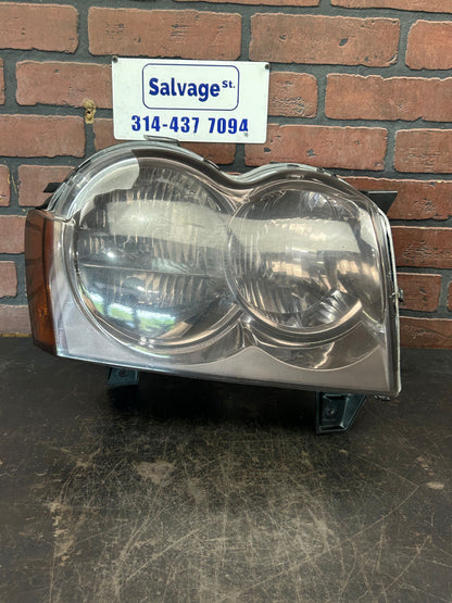 2005-2007 Jeep Grand Cherokee SRT8 Passenger Right Headlight Assembly OEM