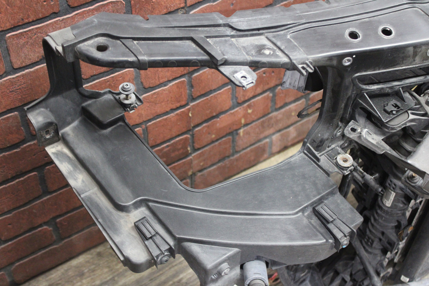 2013-2018 AUDI A8 A8L 4.0 RADIATOR SUPPORT A/C FAN REINFORCEMENT 4h0 260 401 d