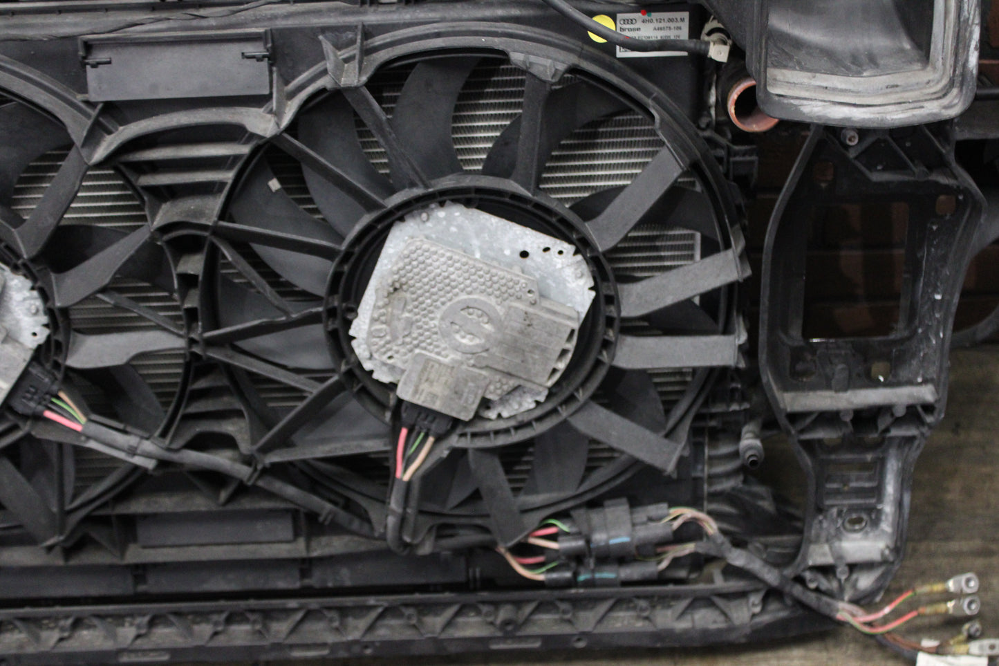 2013-2018 AUDI A8 A8L 4.0 RADIATOR SUPPORT A/C FAN REINFORCEMENT 4h0 260 401 d