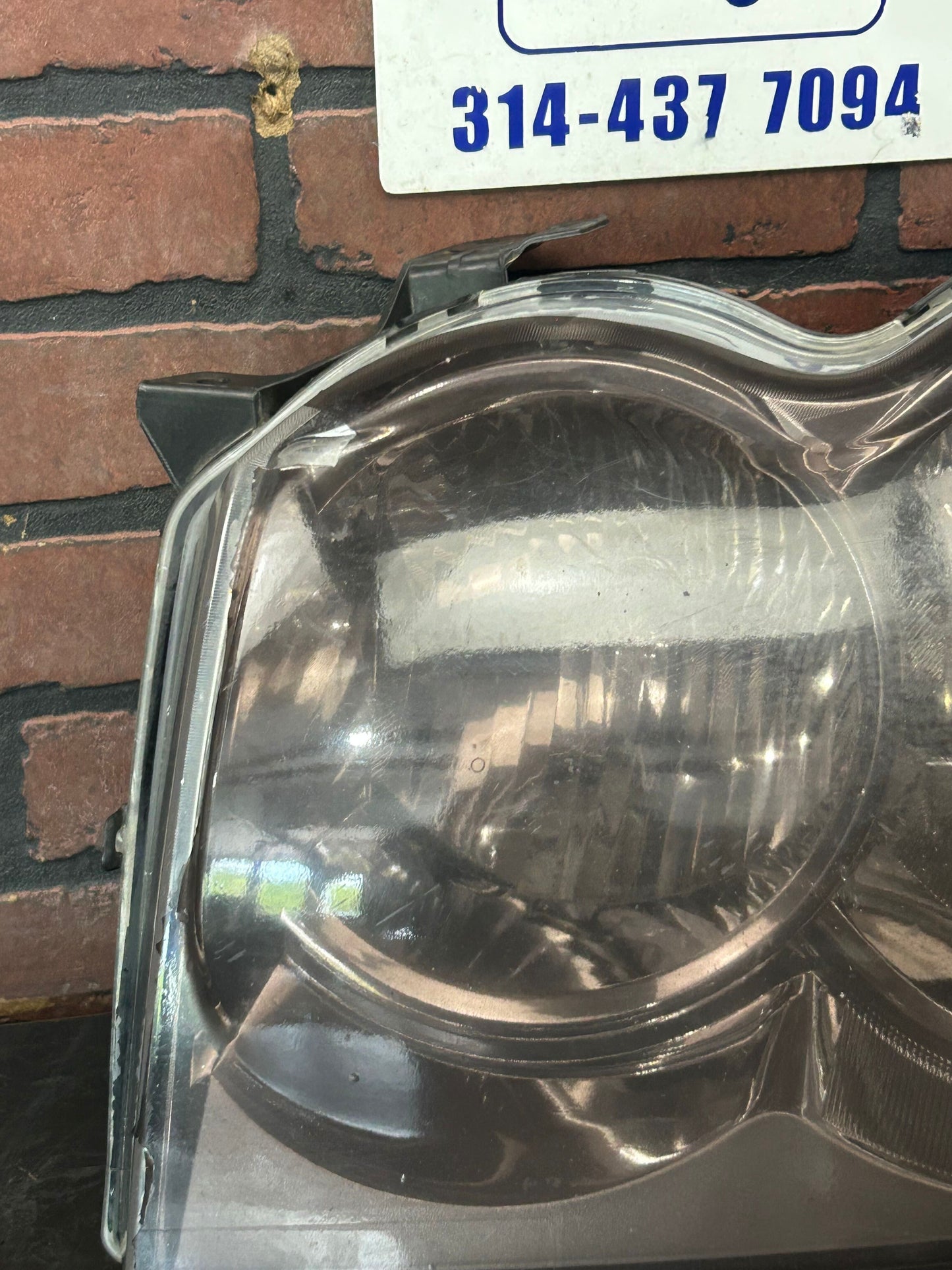 2005-2007 Jeep Grand Cherokee SRT8 Driver Left Headlight Assembly OEM