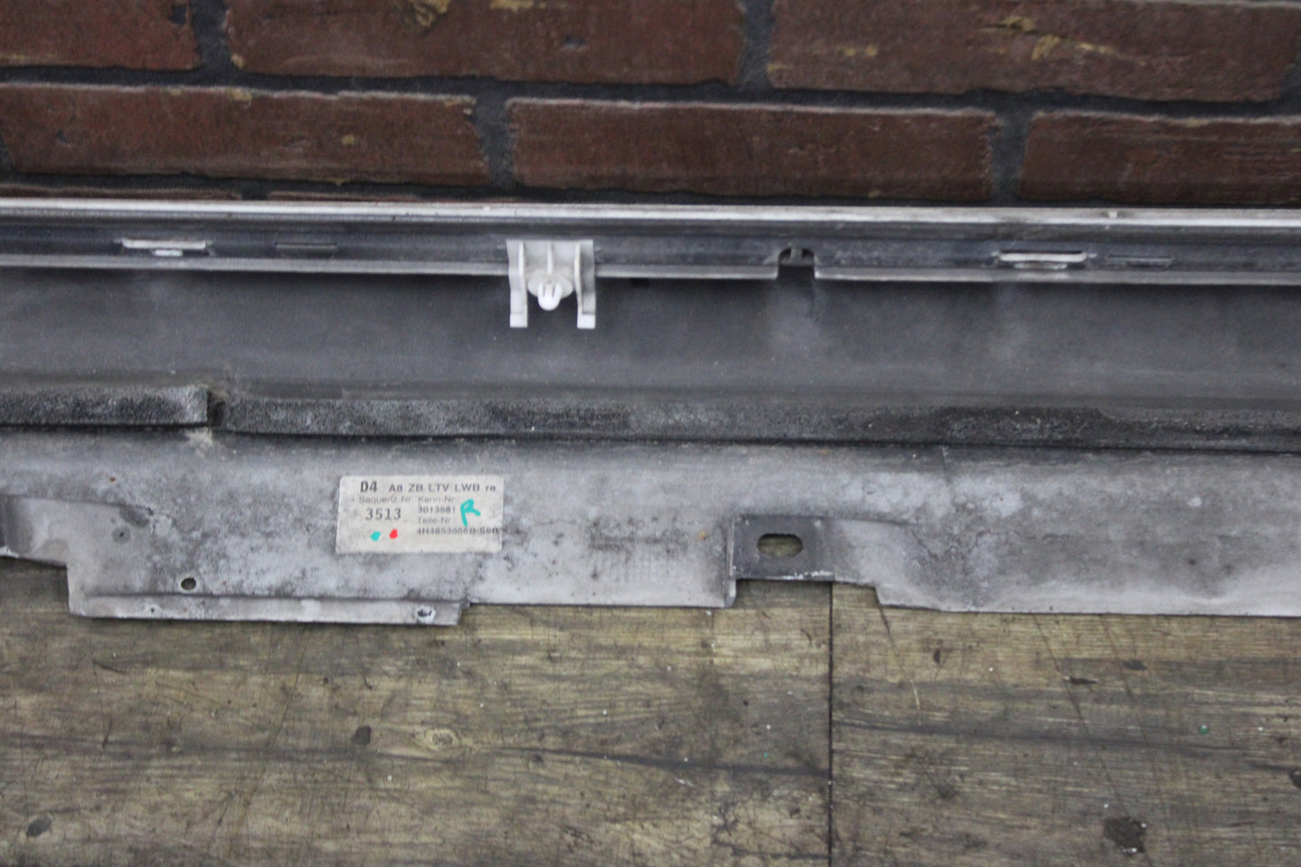 11-15 Audi A8 Quattro Passenger RH Side Skirt Rocker Panel Molding 4H4 853 856 B