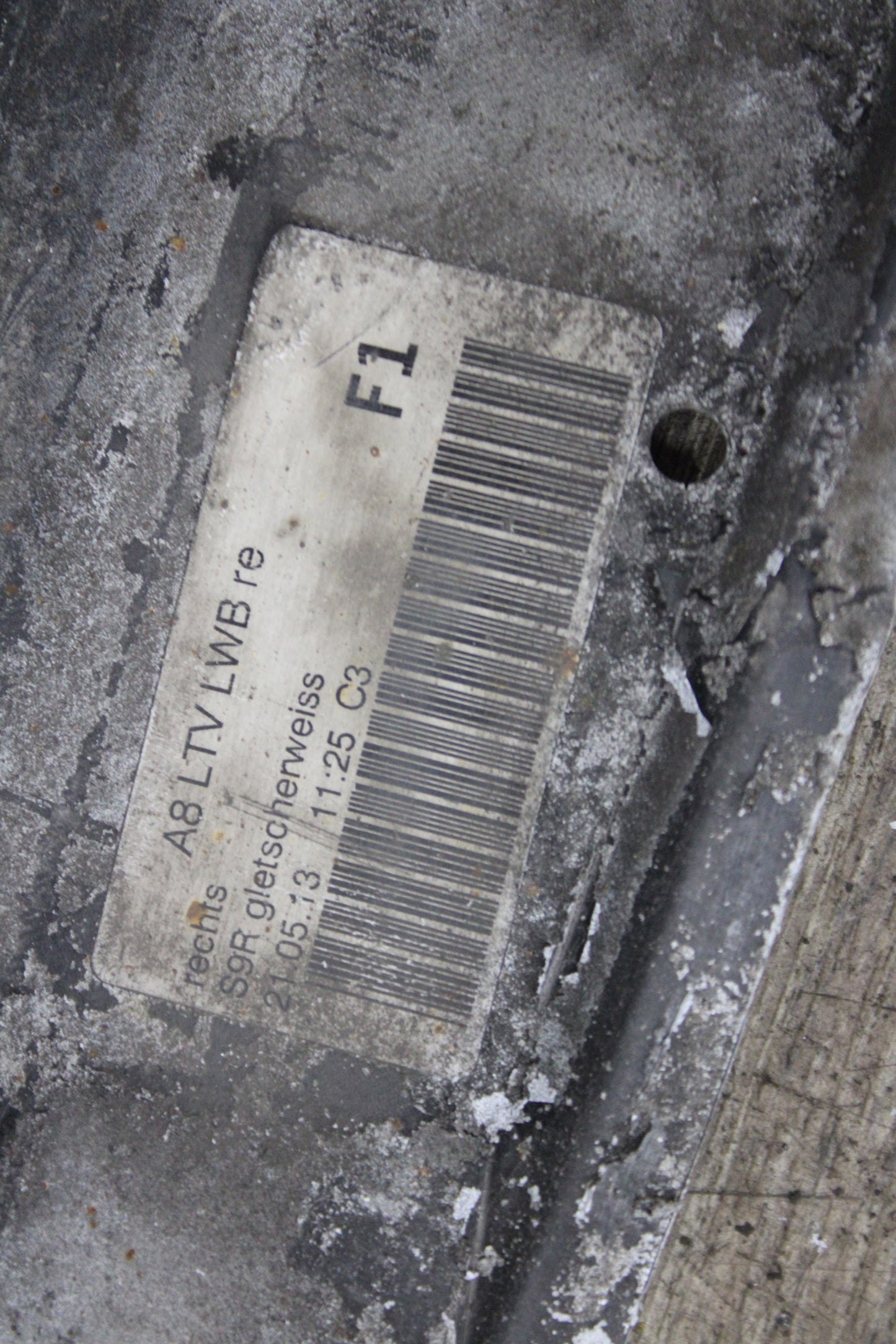 11-15 Audi A8 Quattro Passenger RH Side Skirt Rocker Panel Molding 4H4 853 856 B