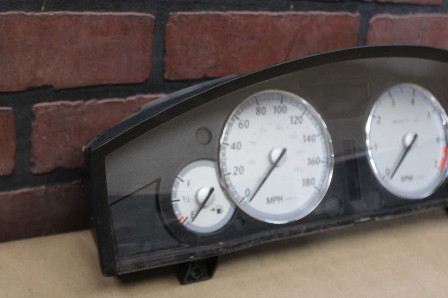 05-07 Chrysler 300C SRT-8 180MPH Gauge Instrument Cluster Speedometer Tachometer