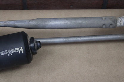 05-09 Chrysler 300C SRT-8 Windshield Wiper Linkage Transmission Pivot Arms Motor