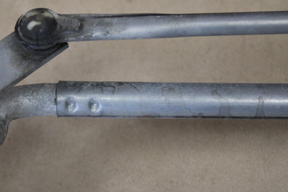 05-09 Chrysler 300C SRT-8 Windshield Wiper Linkage Transmission Pivot Arms Motor
