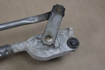 05-09 Chrysler 300C SRT-8 Windshield Wiper Linkage Transmission Pivot Arms Motor