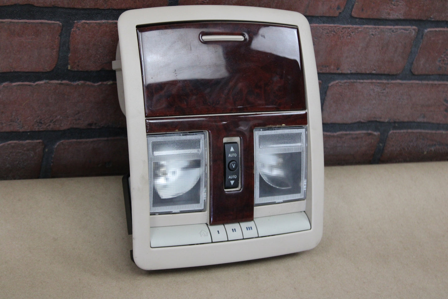 05-07 Chrysler 300C Charger Magnum Jeep SRT-8 Overhead Console Sunroof Control