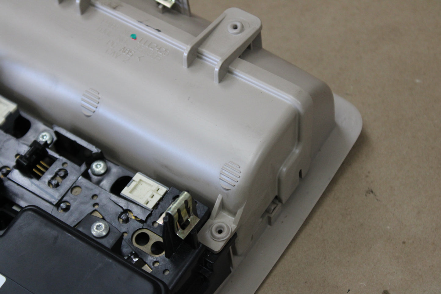 05-07 Chrysler 300C Charger Magnum Jeep SRT-8 Overhead Console Sunroof Control