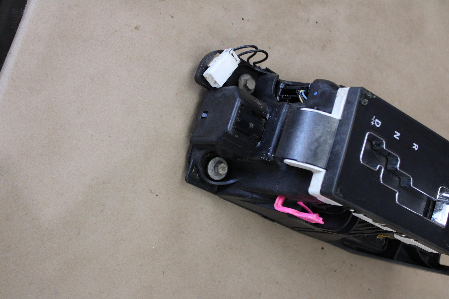 05-07 Chrysler 300C Dodge Charger Magnum SRT-8 Automatic Gear Shifter Selector