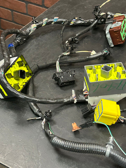 2006 Jeep Grand Cherokee 6.1 V8 Instrument Panel Dash Wiring Harness 56047448AD