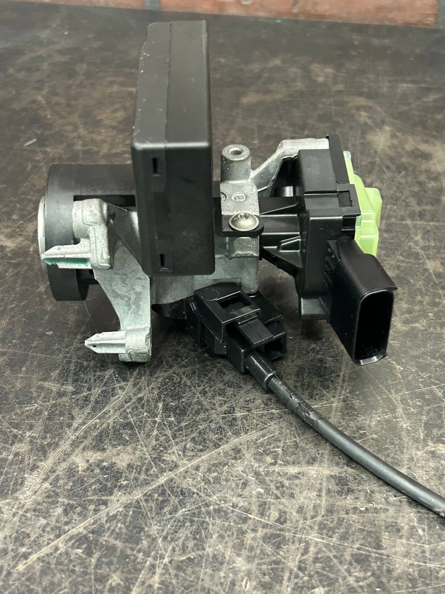 2005-2007 Jeep Grand Cherokee Ignition Switch Lock Cylinder & Key Immobilizer