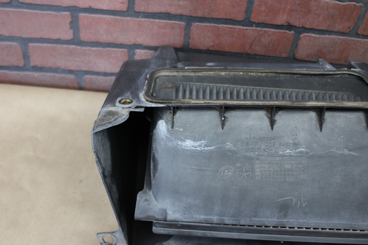 05-10 Dodge Charger Magnum Chrysler 300C SRT-8 Cabin Air Filter Housing Assembly