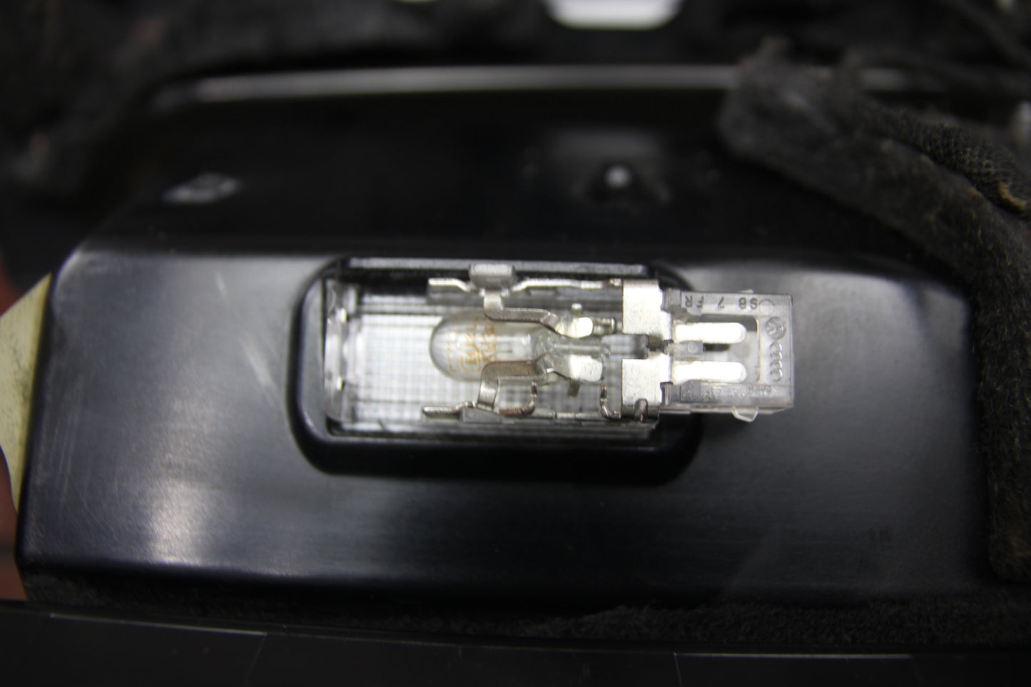 2011-2014 AUDI A8 QUATTRO DASHBOARD GLOVE BOX STORAGE COMPARTMENT OEM