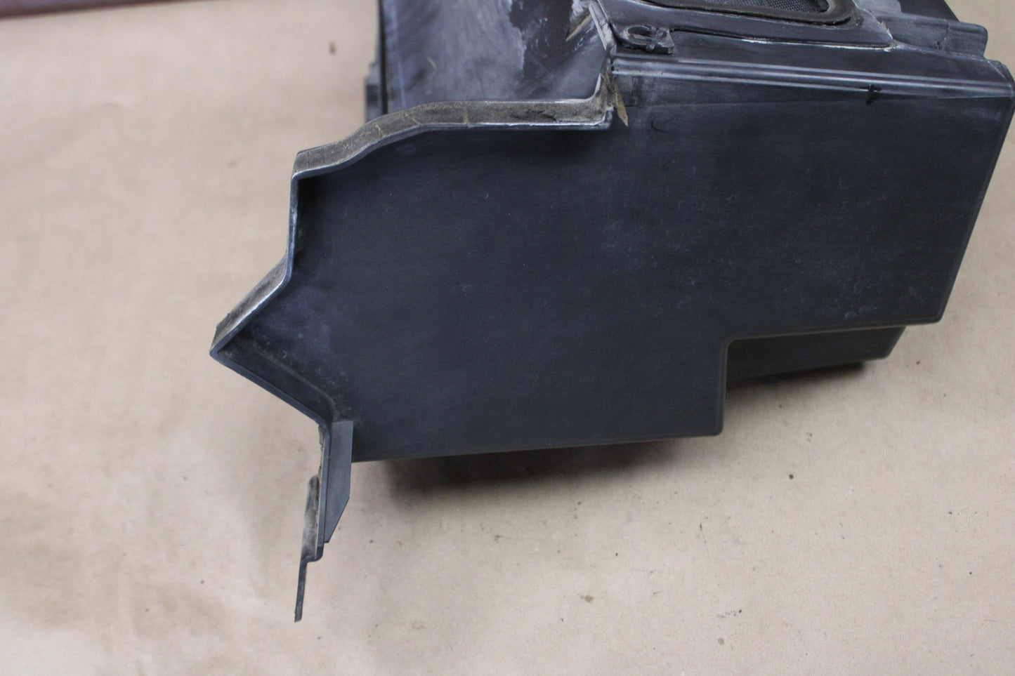 05-10 Dodge Charger Magnum Chrysler 300C SRT-8 Cabin Air Filter Housing Assembly