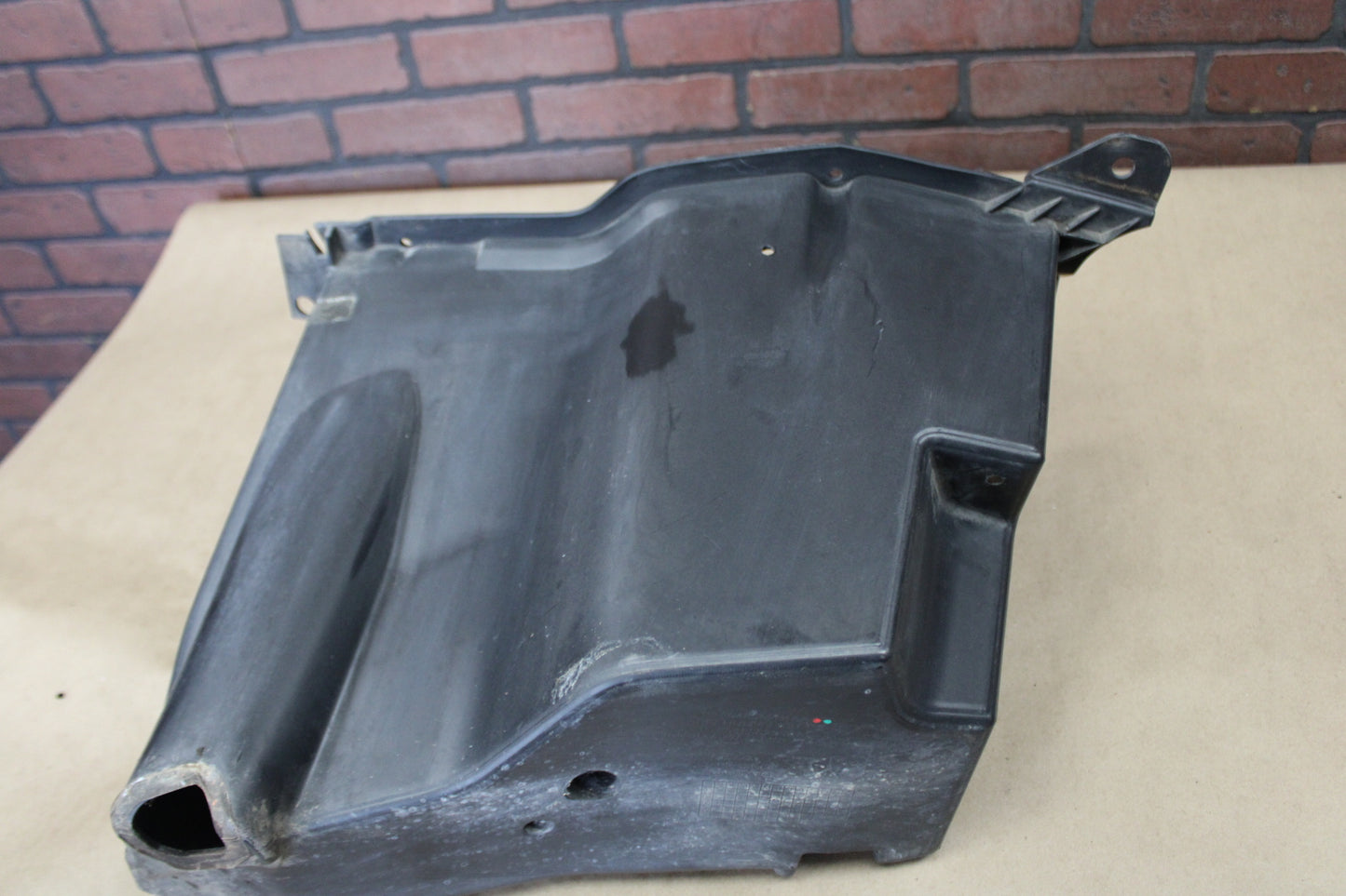 05-10 Dodge Charger Magnum Chrysler 300C SRT-8 Cabin Air Filter Housing Assembly