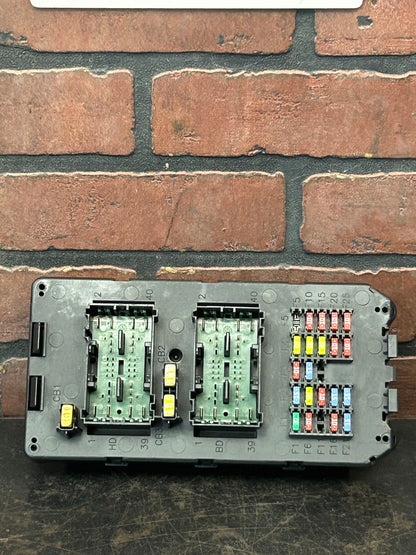 2005-2006 Jeep Grand Cherokee Body Control Module Fuse Box BCM 56050066AC OEM