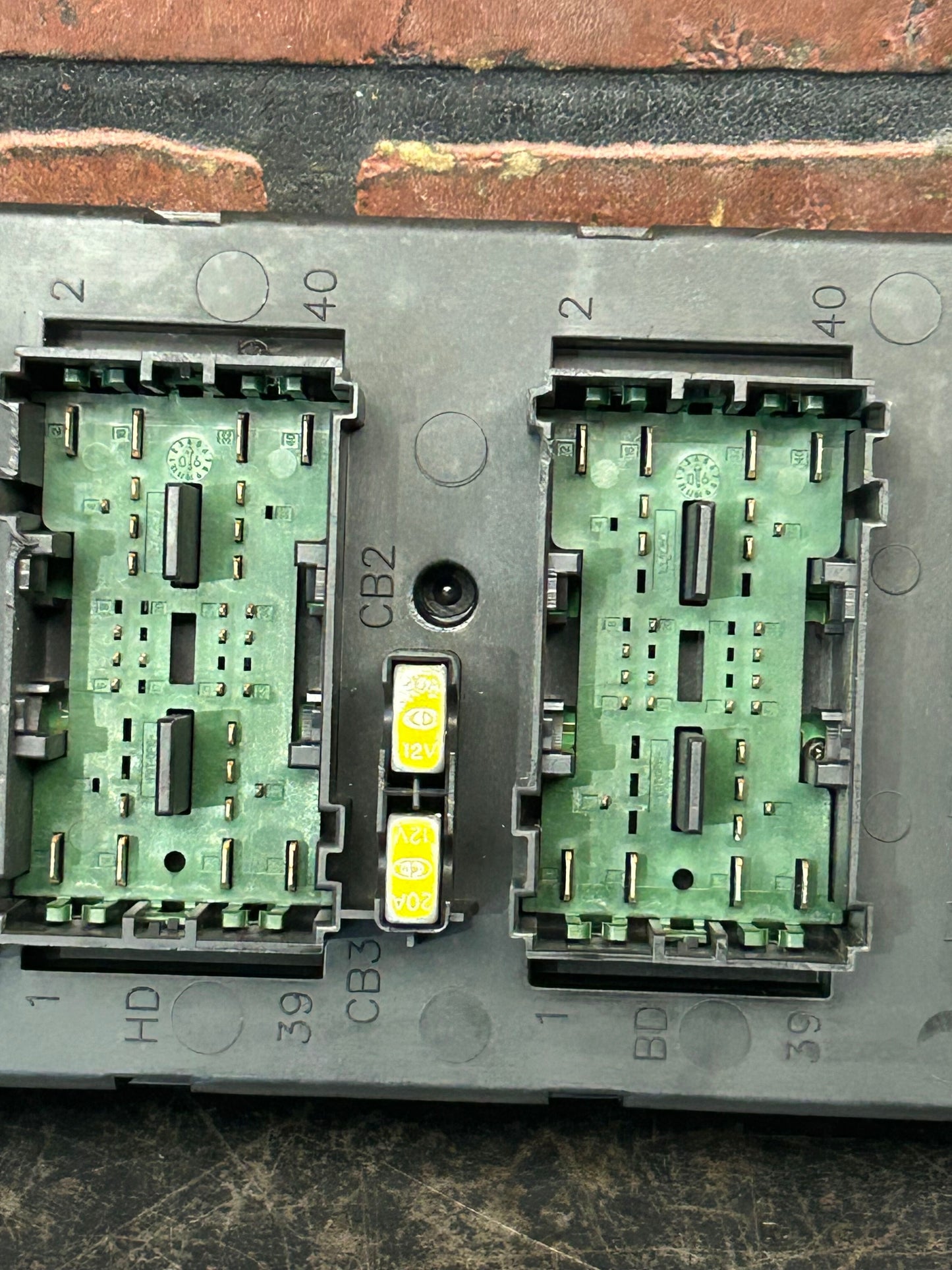 2005-2006 Jeep Grand Cherokee Body Control Module Fuse Box BCM 56050066AC OEM
