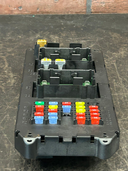 2005-2006 Jeep Grand Cherokee Body Control Module Fuse Box BCM 56050066AC OEM