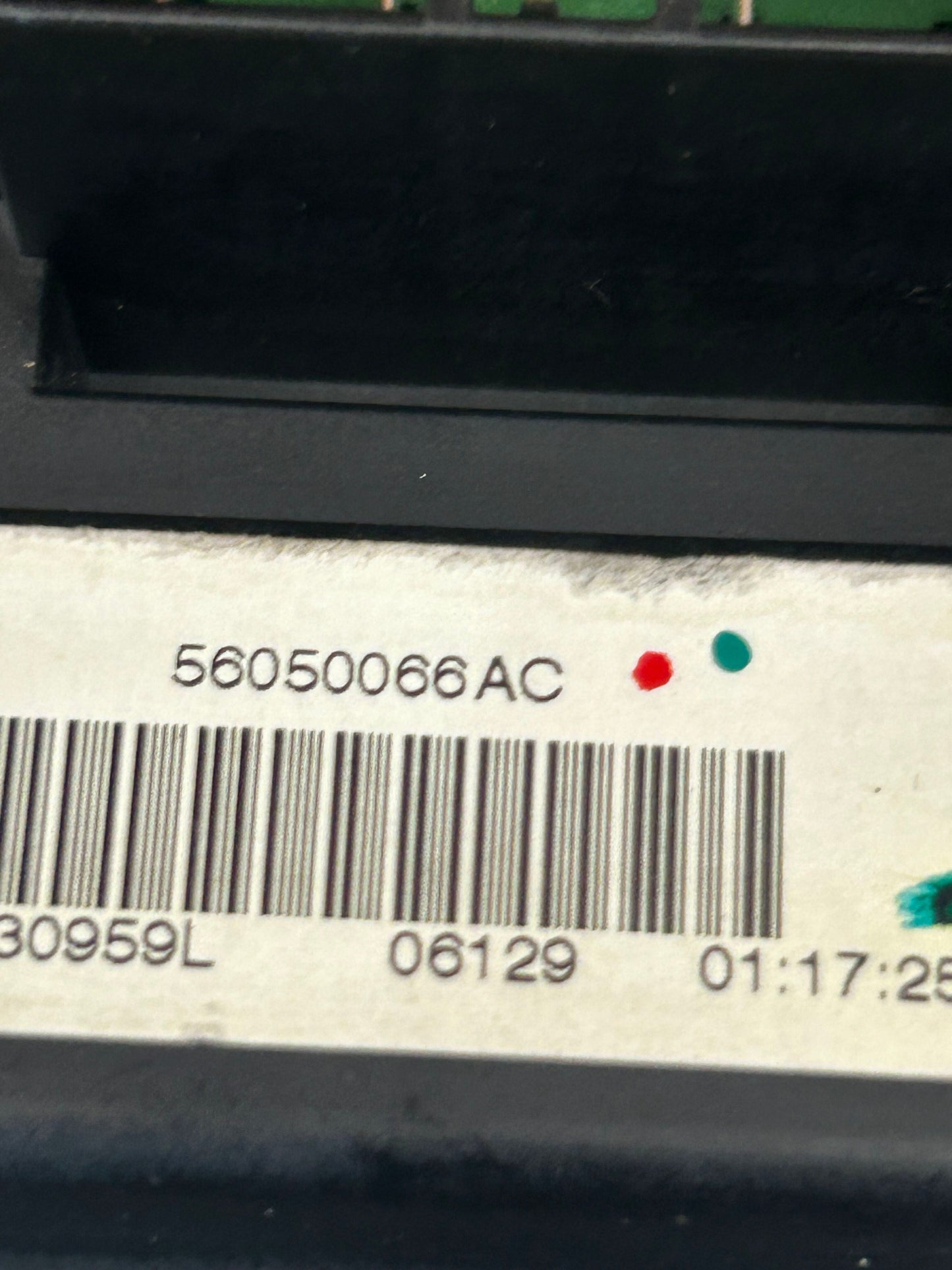 2005-2006 Jeep Grand Cherokee Body Control Module Fuse Box BCM 56050066AC OEM