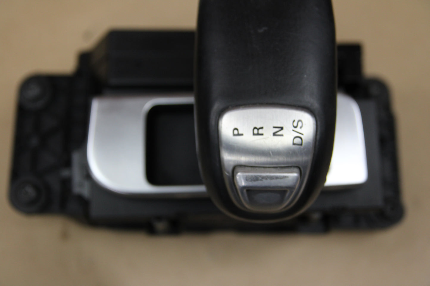12-15 AUDI A8L TRANSMISSION GEAR SHIFT SHIFTER SELECTOR LEVER W/ CABLE OEM