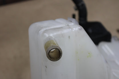 2005-2010 Chrysler 300 SRT8 6.1 Engine Coolant Overflow Reservoir Tank Assembly