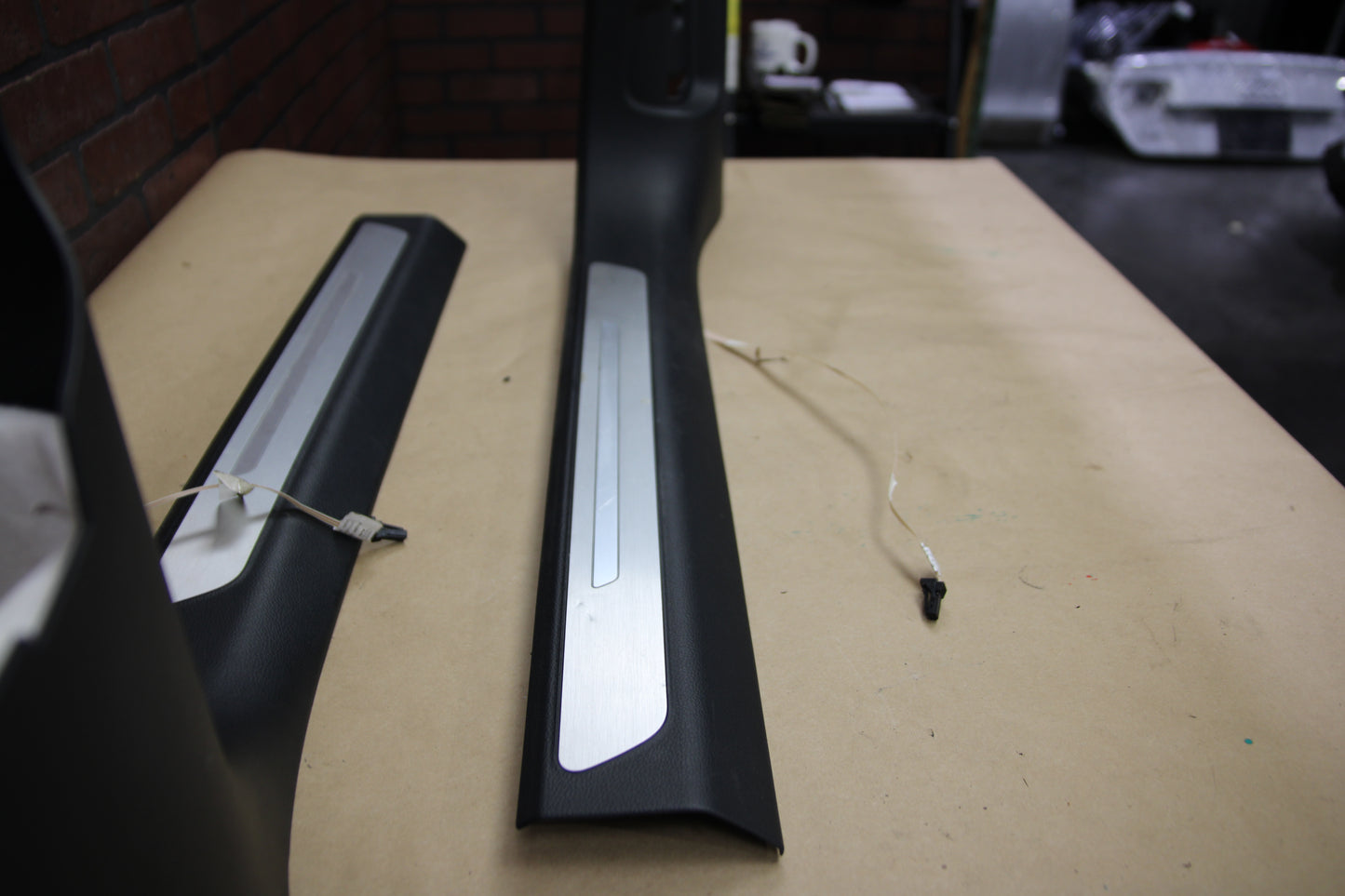 2011-2015 Audi A8 Quattro Front Right Left Lower A Pillar Trim Door Sill Set