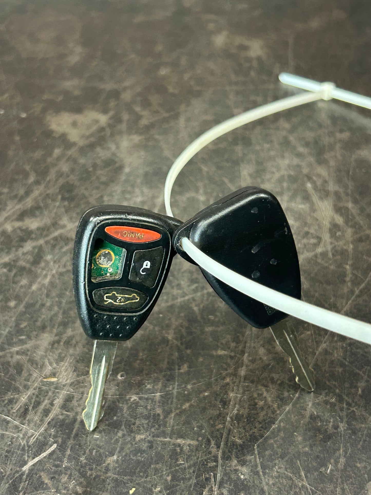2005-2007 Jeep Grand Cherokee Ignition Switch Lock Cylinder & Key Immobilizer
