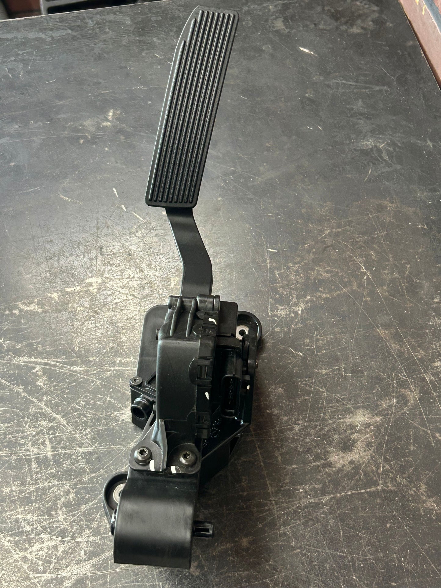 2005-2006 Jeep Grand Cherokee Commander Gas Throttle Accelerator Pedal OEM