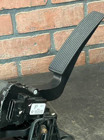 2005-2006 Jeep Grand Cherokee Commander Gas Throttle Accelerator Pedal OEM