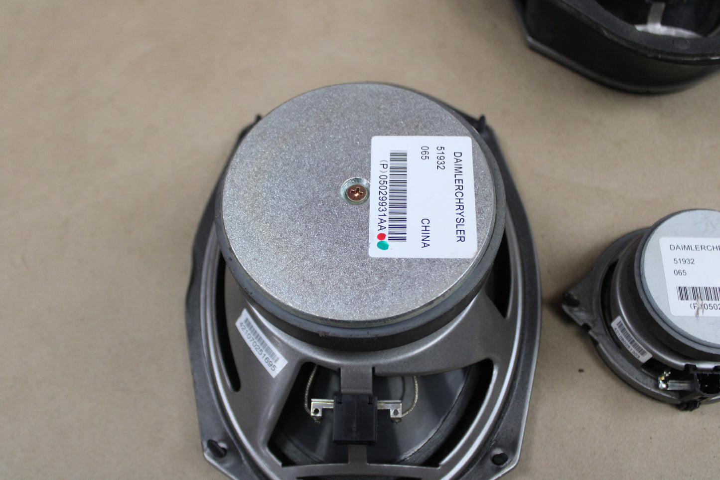 2006 Chrysler 300C SRT8 Sound Audio Speaker Set Kit of 7 OEM 05030126AA