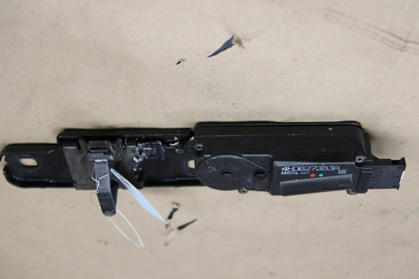 11-18 OEM Audi A8 Quattro Trunk Lid Lock Latch Striker Plate Motor 4H0 827 383 A