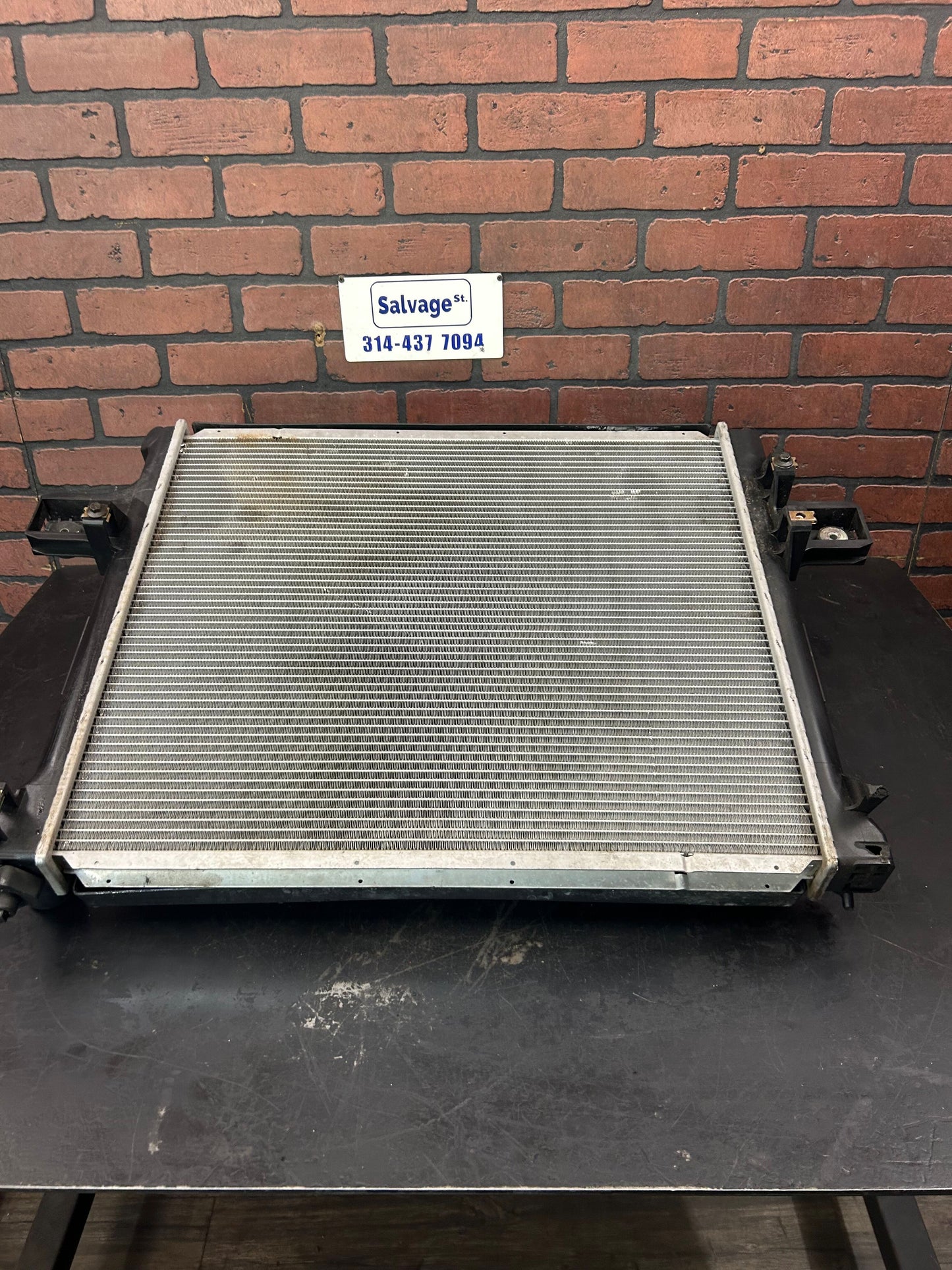 2005-2010 Jeep Grand Cherokee Commander Engine Cooling Fan Radiator Assembly