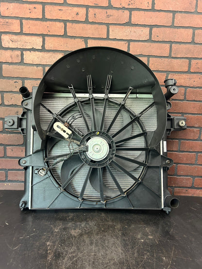 2005-2010 Jeep Grand Cherokee Commander Engine Cooling Fan Radiator Assembly